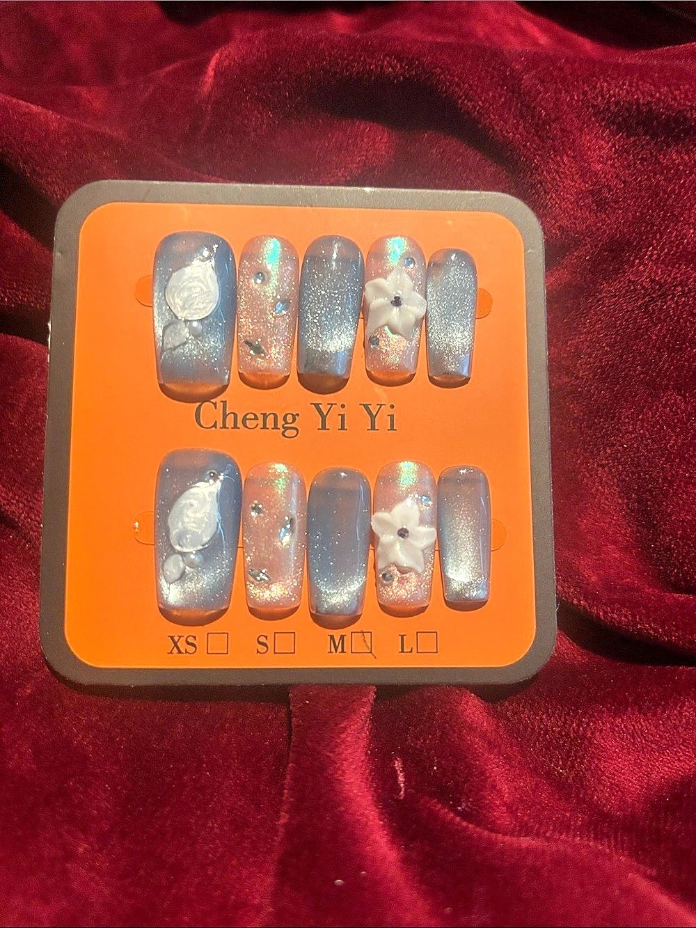 Cheng Yi Glitter Floral Press-On Nails